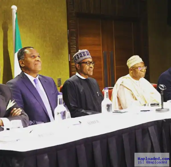 Photos: President Buhari Meets With Nigerian Community In London